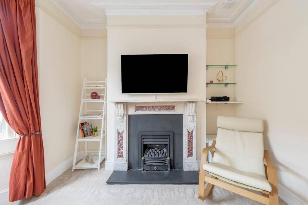 Spacious House - 2 Double Rooms - Street Parking - Garden Bath Luaran gambar