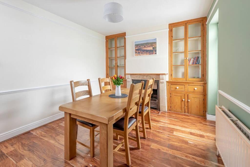 Spacious House - 2 Double Rooms - Street Parking - Garden Bath Luaran gambar