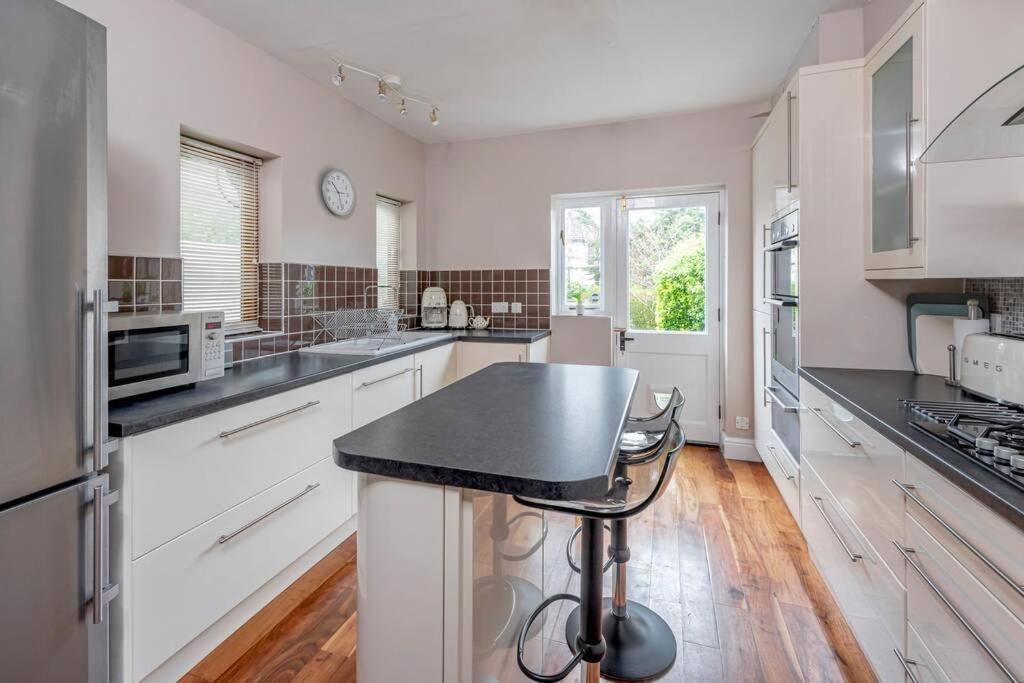 Spacious House - 2 Double Rooms - Street Parking - Garden Bath Luaran gambar